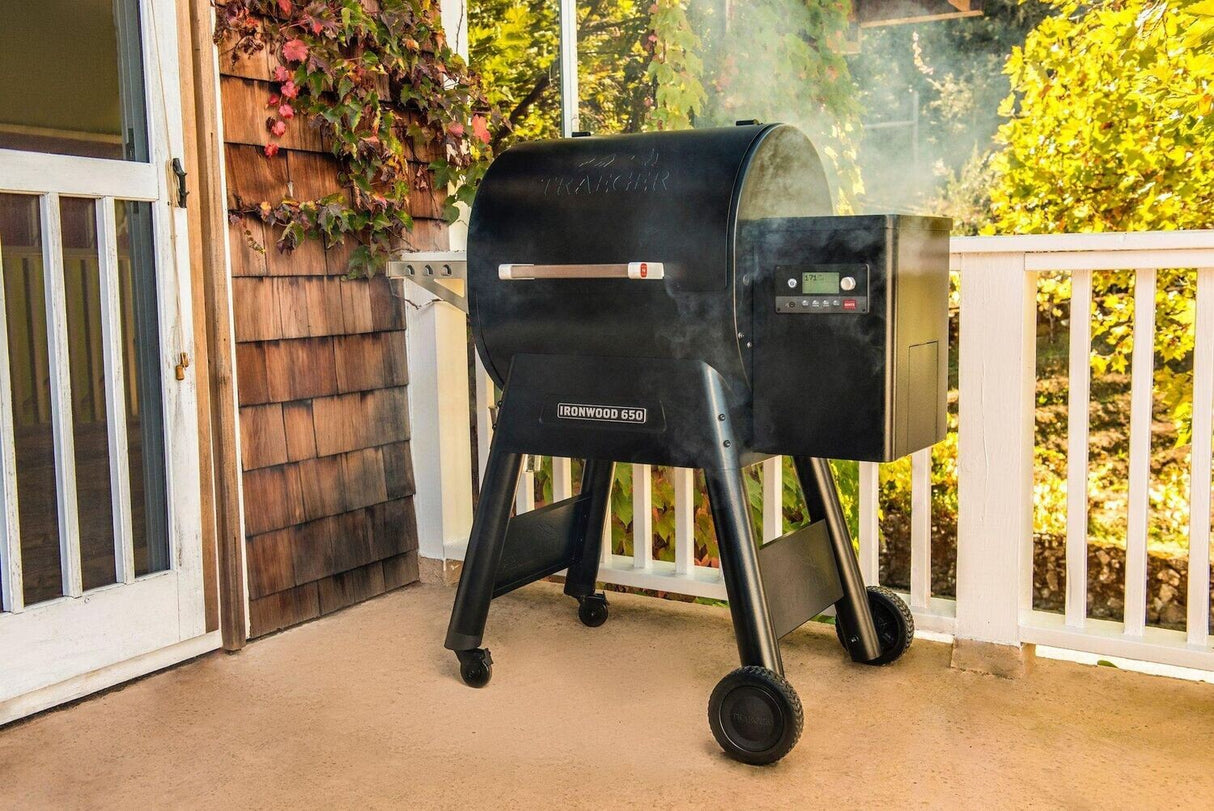 Traeger Wood Pellet Ironwood 650 Grill