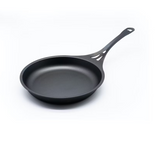 Big Green Egg Solidteknics Iron Skillet